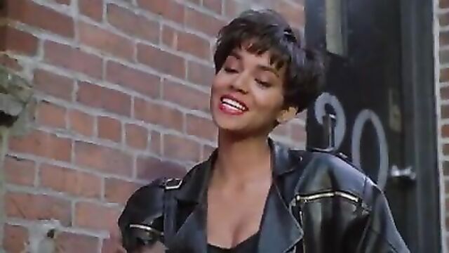 Halle Berry. Anne-Marie Johnson - Strictly Business