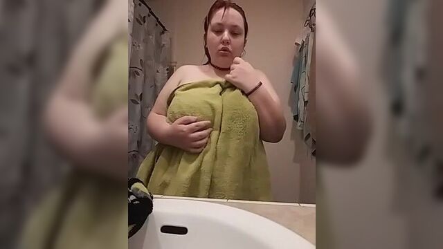 Barely Legal BBW Plays with 42DDD Tits after hot shower