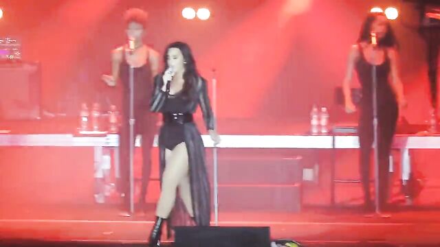 Demi Lovato - Body Say (Z Festival, Sao Paulo, Brasil)