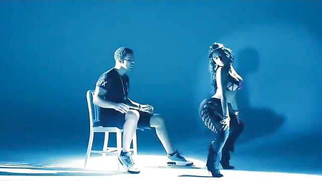 Nicki Minaj - 'Anaconda' highlights