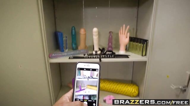 Brazzers - Big Tits at School - Sneaking Into The Teachers L