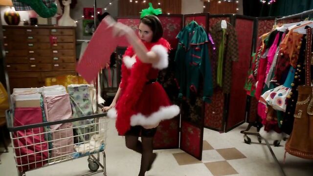 Alison Brie, Gillian Jacobs - ''Community'' s3e10