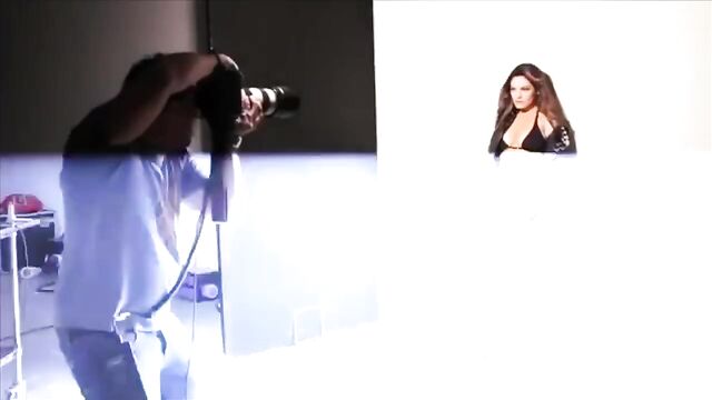 Kelly Brook - Sexiest BTS Photoshoot Moments (Compilation)