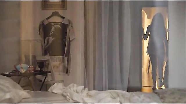 Ana de Armas - Por un punado de besos (2014)