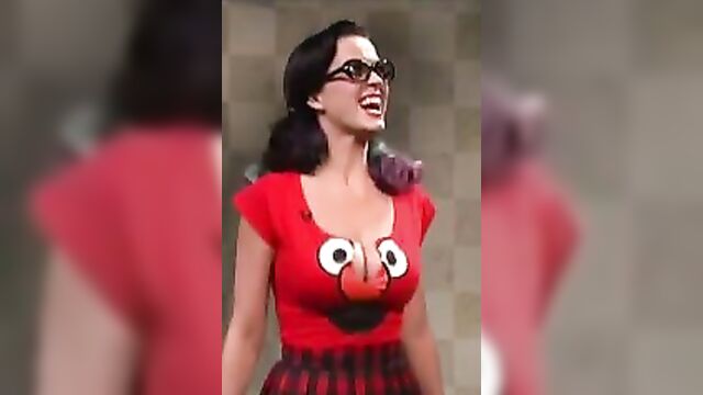 katy perry big boobs bouncing