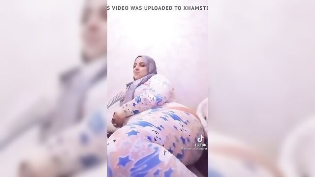 BBW in a hijab, very hot