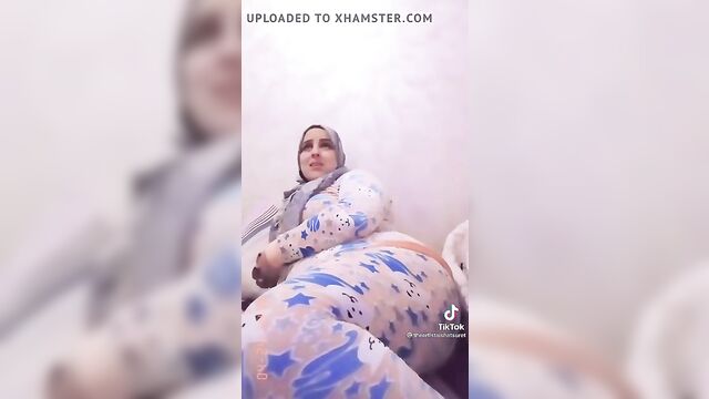 BBW in a hijab, very hot