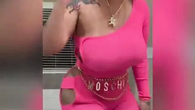 Mimi fat pussy