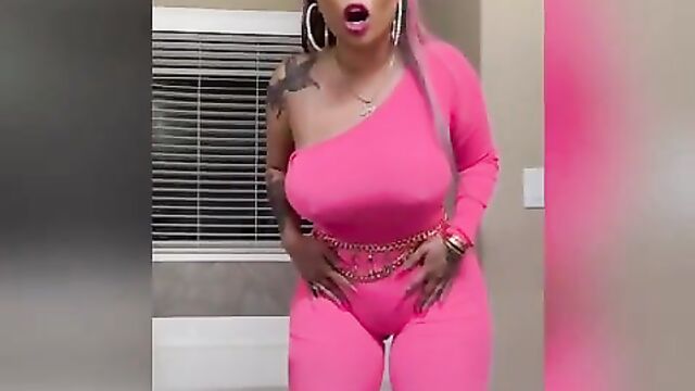 Mimi fat pussy