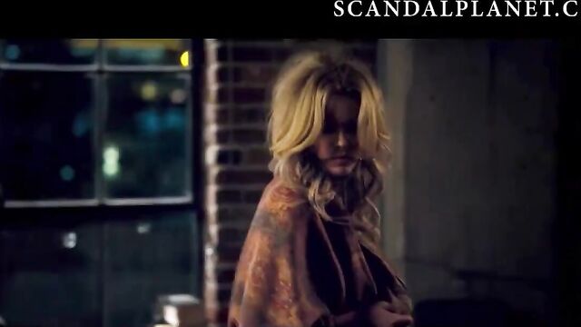 Elizabeth Banks Nude & Sex Scenes On ScandalPlanet