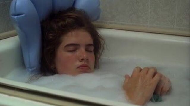 Young Heather Langenkamp takes a bath