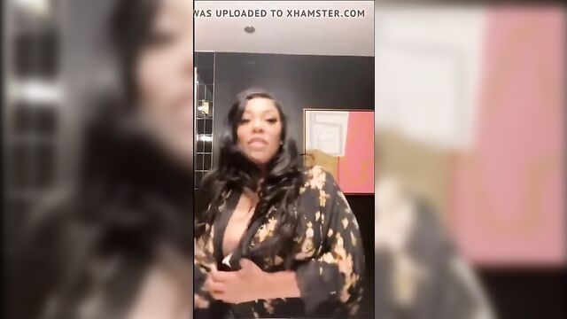 K Michelle, Boobs Out