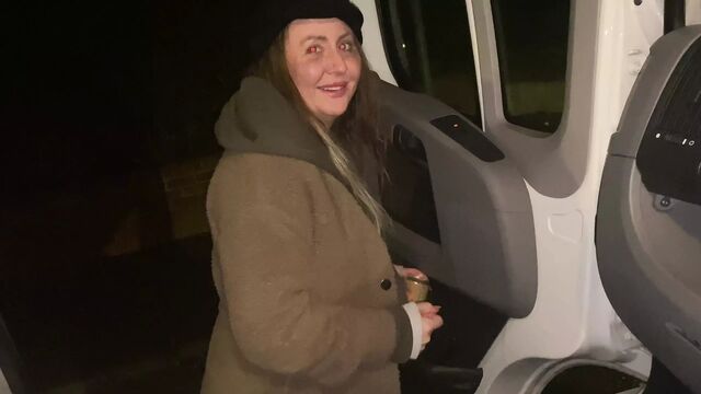 Cracky gets her nasty pussy out for a lift home
