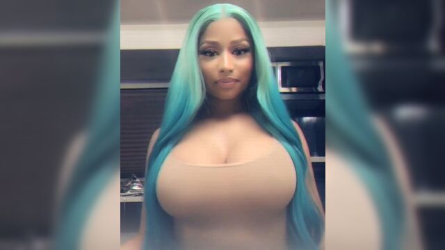 Nicki Minaj Huge Tits