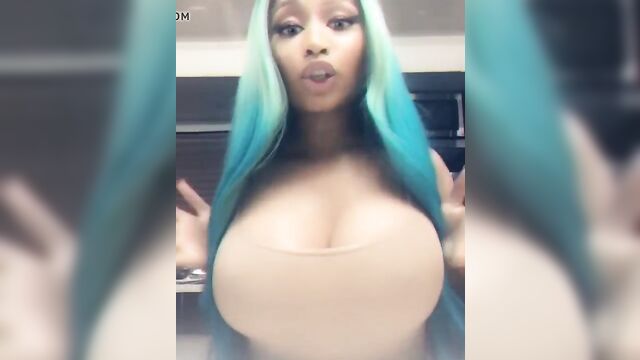 Nicki Minaj Huge Tits