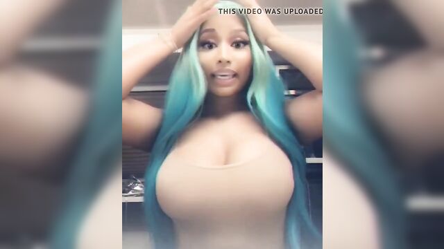 Nicki Minaj Huge Tits