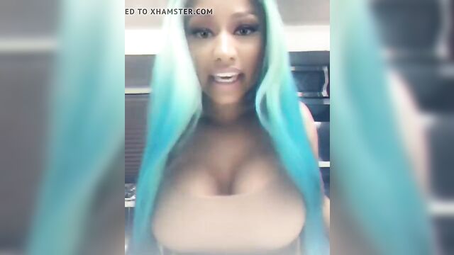 Nicki Minaj Huge Tits