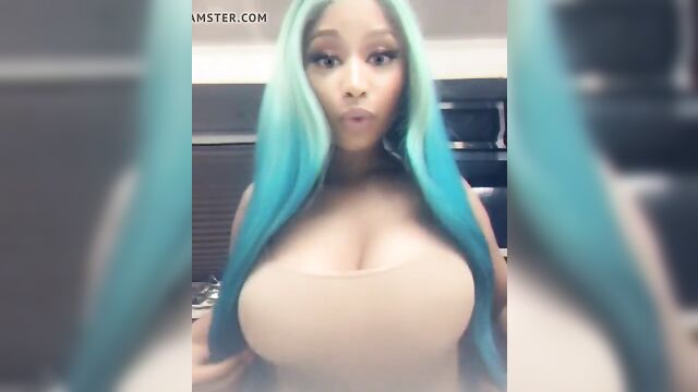 Nicki Minaj Huge Tits