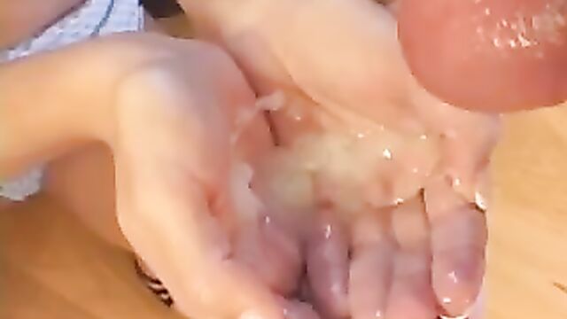 Cum in her hands like lotion
