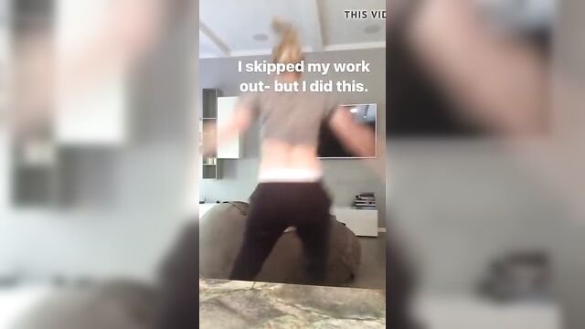 Iliza Shlesinger twerking