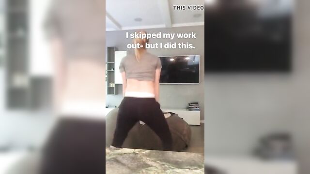 Iliza Shlesinger twerking