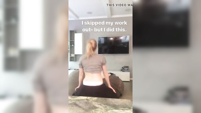 Iliza Shlesinger twerking