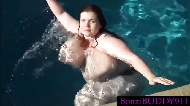 LEXXXI LUXE – fatty swimming naked in pool
