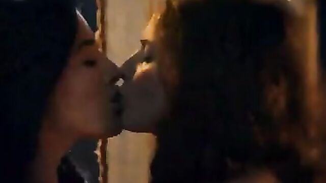 Spartacus - Lucy Lawless and Jaime Murray 03