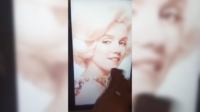 Marilyn Monroe cum on tribute