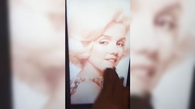 Marilyn Monroe cum on tribute