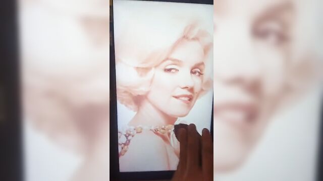 Marilyn Monroe cum on tribute