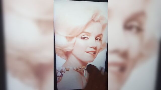 Marilyn Monroe cum on tribute