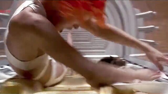 Milla Jovovich - The Fifth Element 1997
