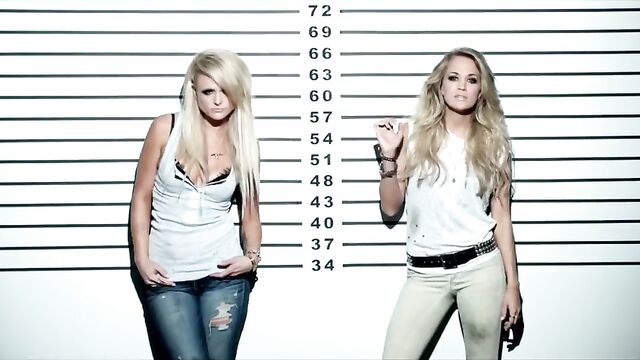 Miranda Lambert ft. Carrie Underwood singing Somethin' bad