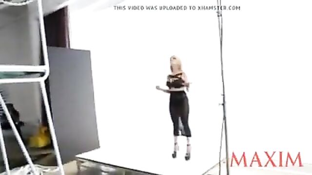 Melissa Rauch's Maxim photo shooting - behind the scenes