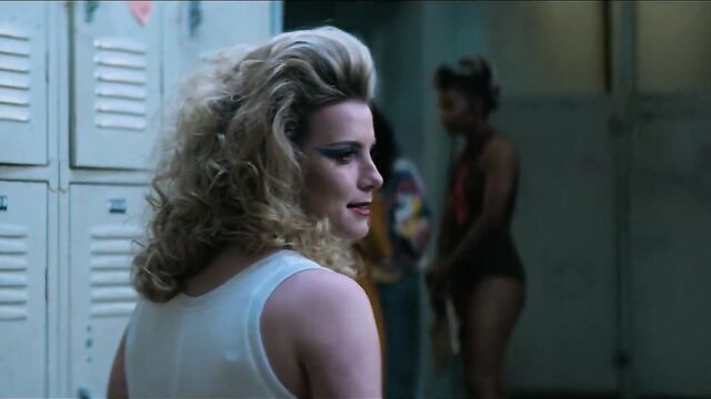 Betty Gilpin. Alison Brie, others - ''GLOW'' s2e10