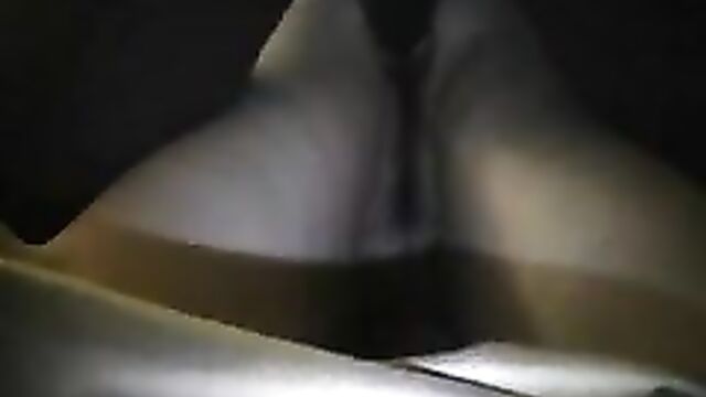 i destroy my condom inside my mature slutand i cum in her