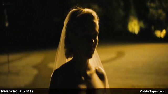 Celebrity Kirsten Dunst Frontal Nude Movie Scenes