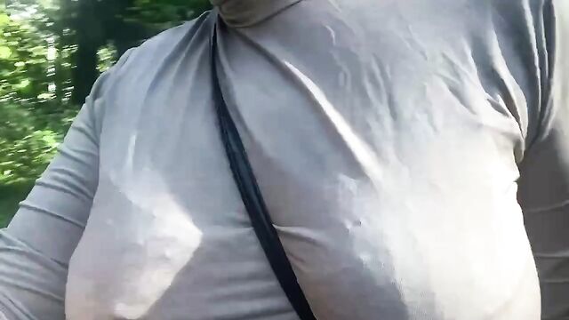 Wife flashing tits – public nudity in public park