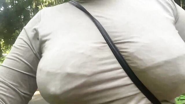 Wife flashing tits – public nudity in public park