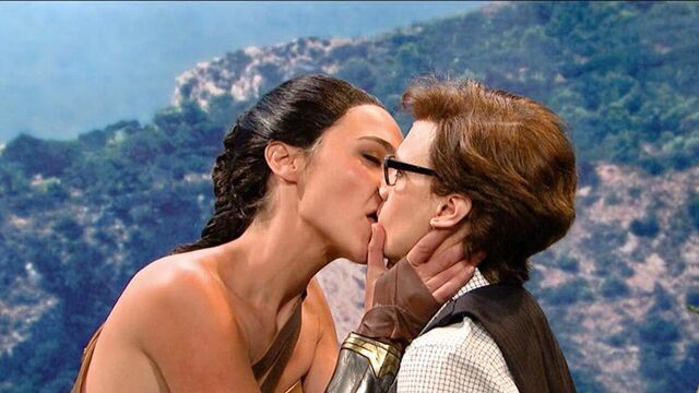 Gal Gadot & Kate McKinnon Lesbian Kiss on ScandalPlanet.Com