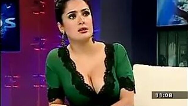 Salma Hayek and her nice tits.