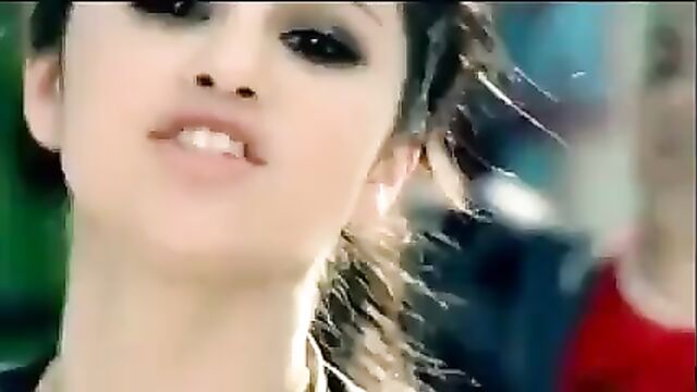 Selena Gomez - Tell Me Something I Don't Know