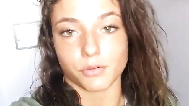 Jade Chynoweth talks about being hacked but not having nudes