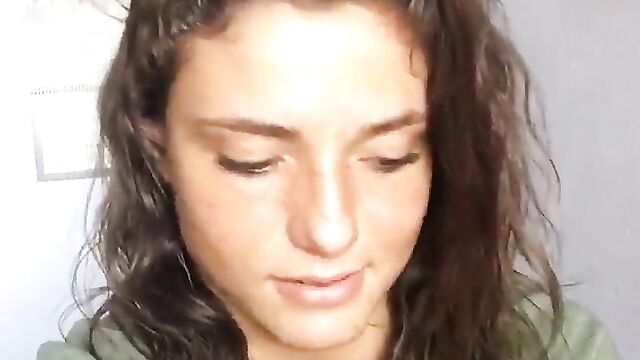 Jade Chynoweth talks about being hacked but not having nudes