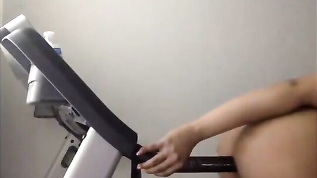Nude Sista exercise Treadmill Pt. 2