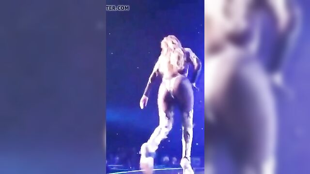 Jennifer Lopez - Ass in Live.