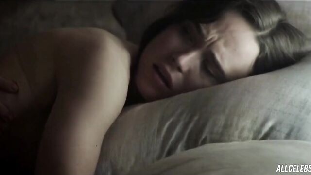Ellen Page nude scene in Into the Forest