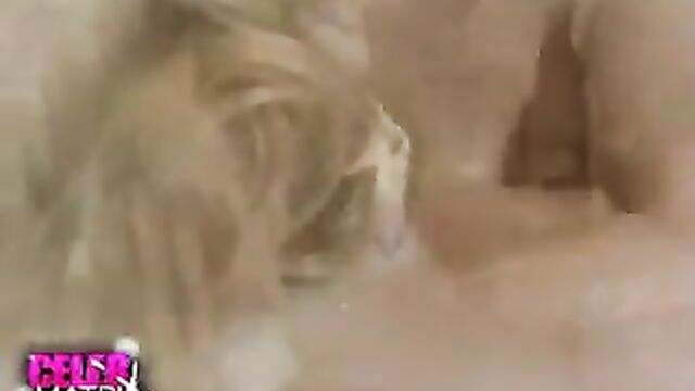 Anna Nicole Smith - Lesbo Bath