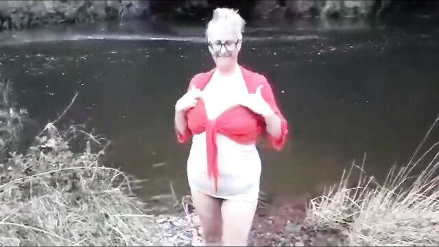 BBW natural mature granny Littlekiwi outdoors first time, RARE footage, naked in rural setting